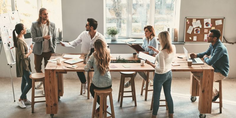 Groupe de personnes en formation professionnelle